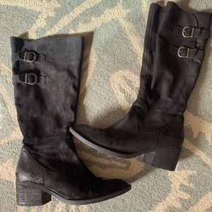 Born leather boots